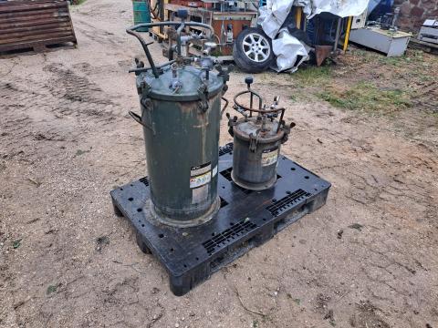 Eladó pneumatikus festék nyomótartály festékszóró tartály 80L Eladó pneumatikus festék nyomótartály festékszóró tartály 80L