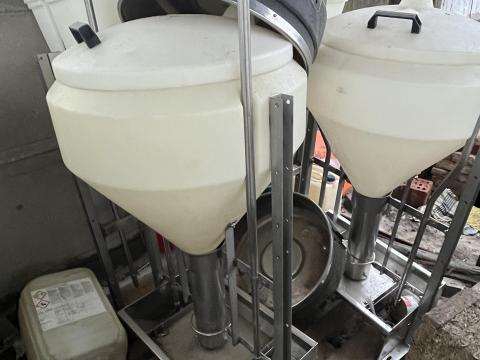 Eladó sertés önetetők kiváló állapotban