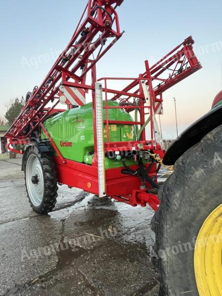 Eladó vontatott lengyel szántóföldi permetező 18 méteres kerettel