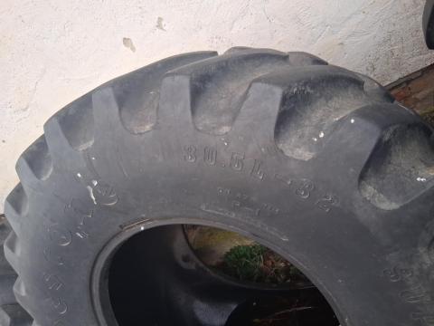 Firestone 30,5L-32 használt traktorgumi eladó