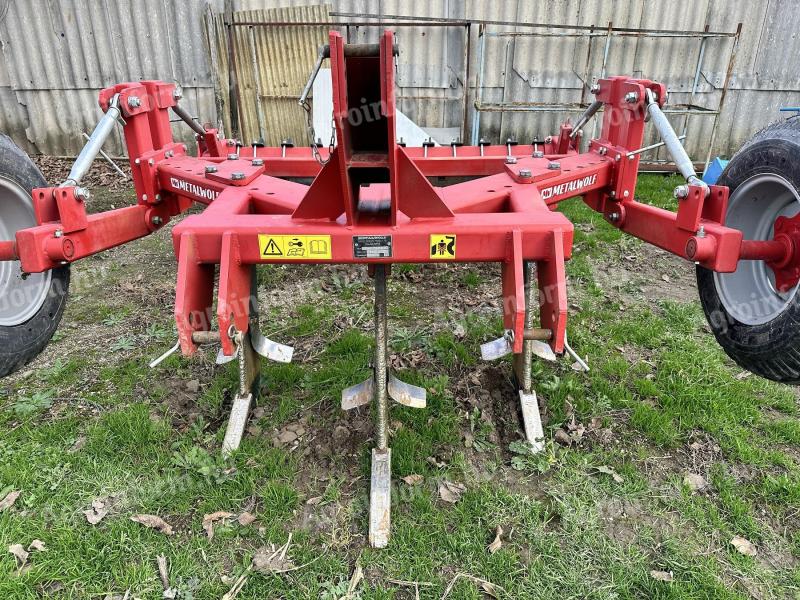 Metalwolf talajlazító 3 késes, MW lazító tüskés rögtörő hengerrel