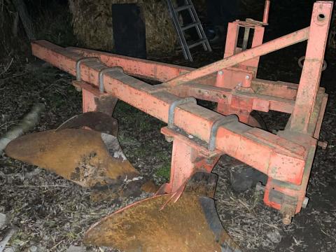 Eke eladó – 2 fejes eke azonnal munkára fogható Eke eladó – 2 fejes eke azonnal munkára fogható