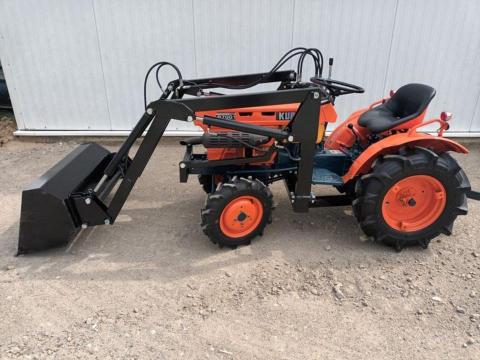 Kubota B7001 kistraktor homlokrakodóval elad