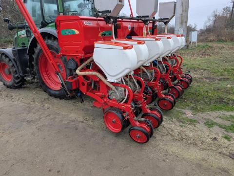 Agrion szemenkénti vetőgép eladó Agrion szemenkénti vetőgép eladó