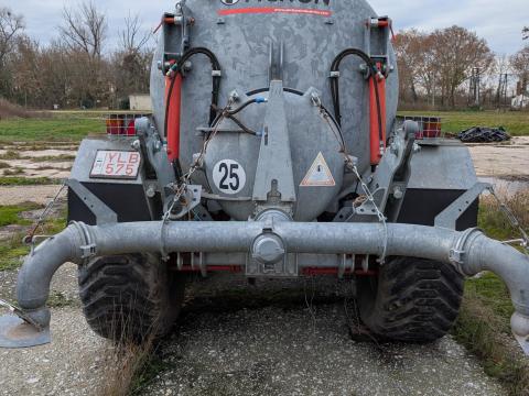 Pichon TCL 10400 hibátlan állapotban eladó hígtrágya kijuttató gép