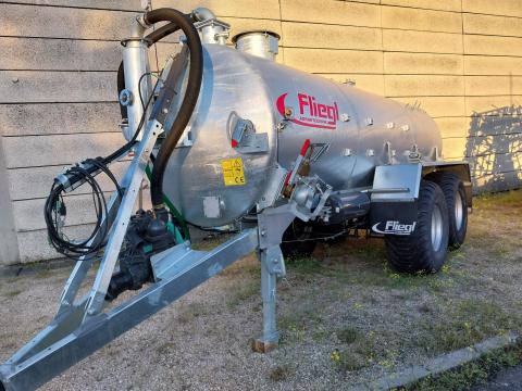 Fliegl VFW 10600 Max-Line tartálykocsi (10.6m3), alsó kapcsolással, AKCIÓS készletről Fliegl VFW 10600 Max-Line tartálykocsi (10.6m3), alsó kapcsolással, AKCIÓS készletről