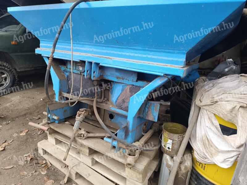 Műtrágyaszóró eladó