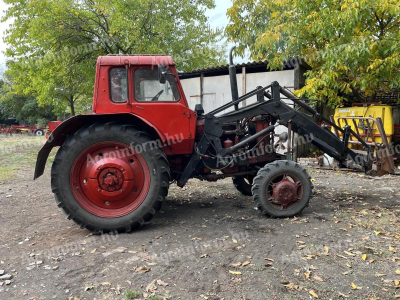 Eladó MTZ82 mezőgazdasági munkagép homlokrakodóval - tulajdonostól