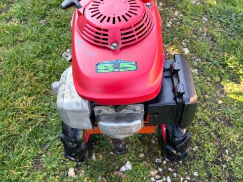 Kistraktor,kapálógép!