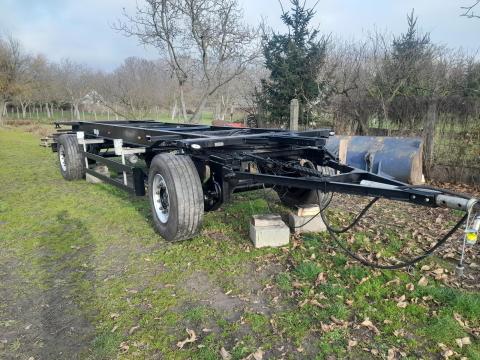 Kögel AW18 cserefelépítményes, platós pótkocsi kiadó