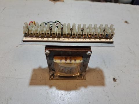 Eladó trafó transzformátor Pri 24 110 125 190 220 250 Sec 2x 12 15 24 Eladó trafó transzformátor Pri 24 110 125 190 220 250 Sec 2x 12 15 24