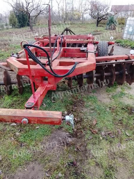 Vontatott tárcsa 3,2 méter eladó – jó állapotú talajművelő gép