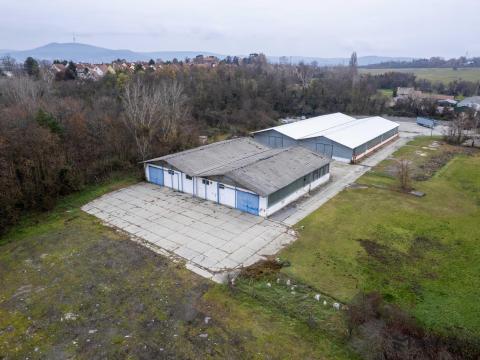 Kiadó 200–3300 m² raktárak akár gabonatárolásra, hídmérleggel Pécsen Kiadó 200–3300 m² raktárak akár gabonatárolásra, hídmérleggel Pécsen