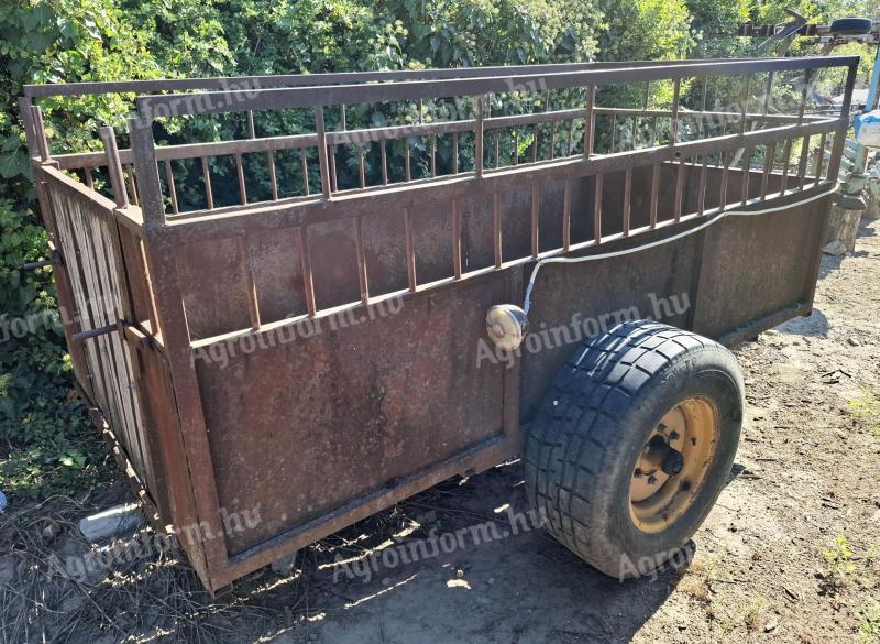 Állatszállító egytengelyes kivitelben