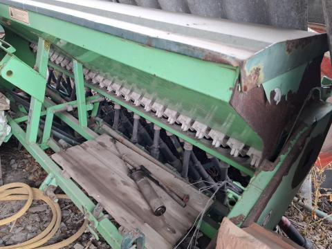 Csúszócsoroszlyás gabonavetőgép eladó Csúszócsoroszlyás gabonavetőgép eladó