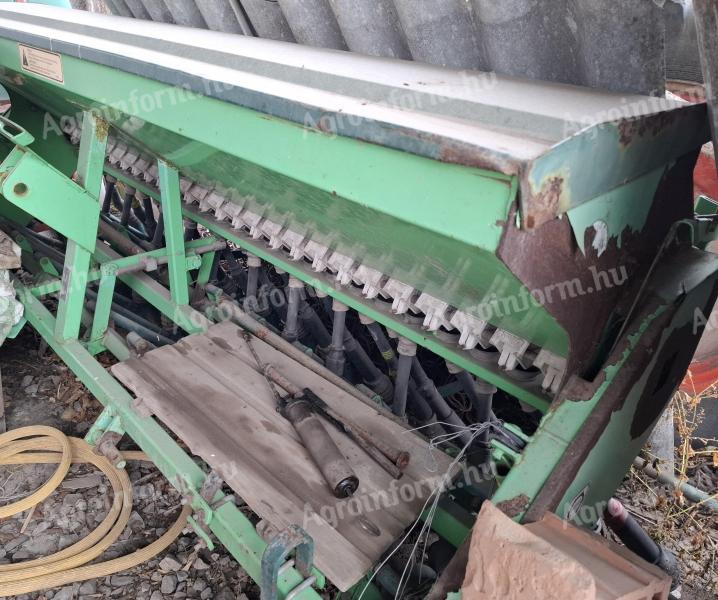 Csúszócsoroszlyás gabonavetőgép eladó