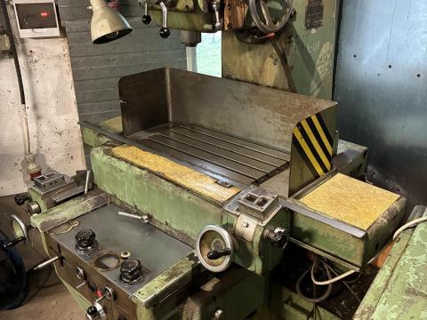 Helyzetfúrógép 2A430 fúrógép marógép Helyzetfúrógép 2A430 fúrógép marógép