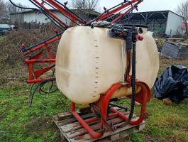 Függesztett permetező 700 literes eladó