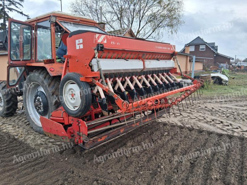 Lely 2,5 méteres forgóborona és Reform Semo 100 2,5 / 21 apró magos vetőgép