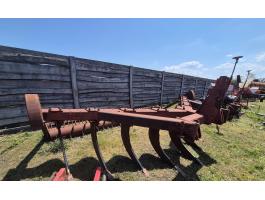 IH 9 késes altalajlazító szántáselmunkáló hengerrel eladó