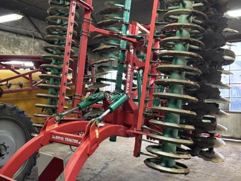 Agromasz rövid tárcsa eladó – 5 méteres, hibátlan lapokkal Agromasz rövid tárcsa eladó – 5 méteres, hibátlan lapokkal