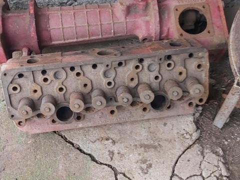 Eladó használt MTZ 80 hengerfej és MTZ szervó öntvény