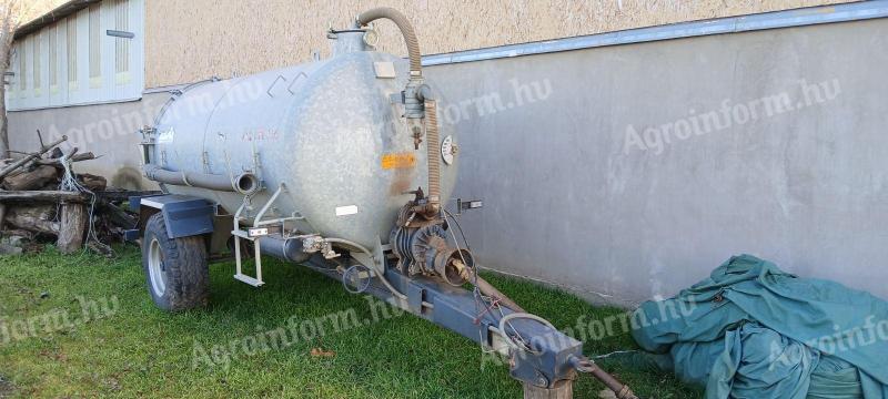 DETK 115 szippantó eladó – 5 m3-es horganyzott tartály, víz szállítására