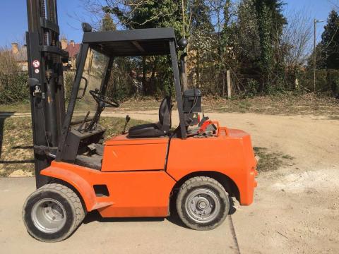 Still DFG 3/4, 3 tonnás gázüzemű targonca, kitűnő állapotban, 6840 üzemóra Still DFG 3/4, 3 tonnás gázüzemű targonca, kitűnő állapotban, 6840 üzemóra