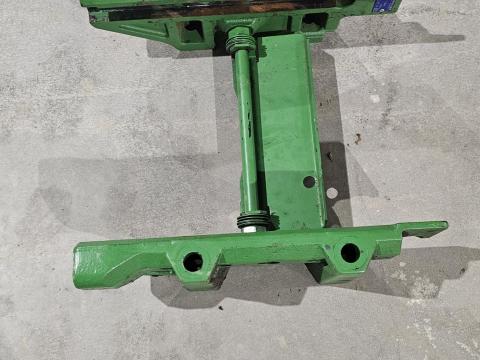 ÚJ 4 pozíciós rövid létra 330 mm széles vonófejhez. gyártmány: Rockinger │ kompatibilis: John Deere erőgép │ ÚJ 4 pozíciós rövid létra 330 mm széles vonófejhez. gyártmány: Rockinger │ kompatibilis: John Deere erőgép │