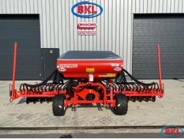 Maschio Gaspardo PINTA 500- pneumatikus gabonavetőgép