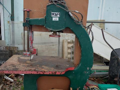 Kiskőrösi 800-as szalagfűrész eladó Szegeden Kiskőrösi 800-as szalagfűrész eladó Szegeden