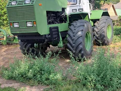 T150 Traktor Cumings motorral T150 Traktor Cumings motorral