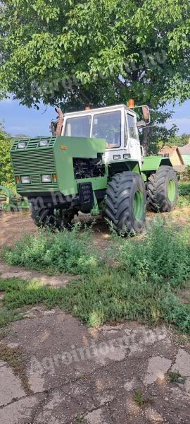 T150 Traktor Cumings motorral