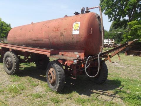 Detk 5 m3-es, 2 tengelyes szippantó eladó Detk 5 m3-es, 2 tengelyes szippantó eladó