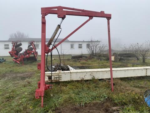 Hárompont felfüggesztésű Big Bag emelő Hárompont felfüggesztésű Big Bag emelő