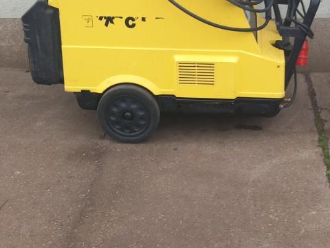 Kärcher HDS 1210 magasnyomású melegvizes mosó eladó Kärcher HDS 1210 magasnyomású melegvizes mosó eladó