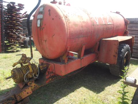 Detk 1 tengelyes 5 m3-es vízszállító lajt eladó Detk 1 tengelyes 5 m3-es vízszállító lajt eladó