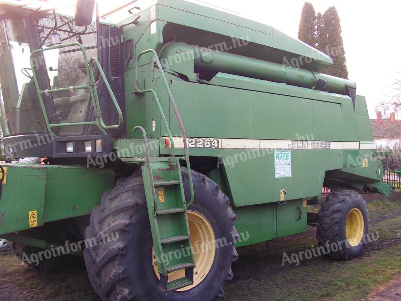 John Deere 2264