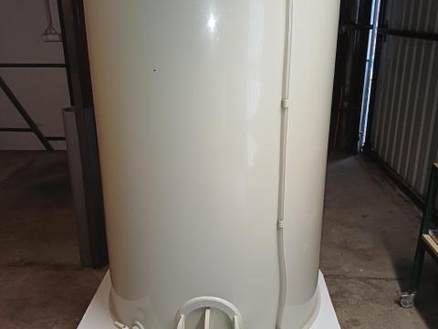 Borostartály eladó – 1000 literes és 750 literes PP műanyag tartályok