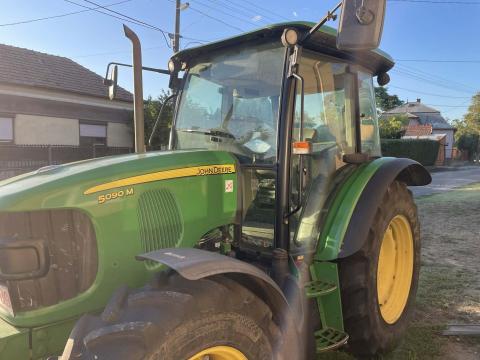 John Deere 5090M John Deere 5090M