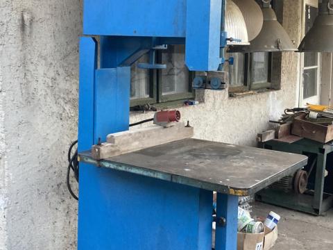 Szalagfűrész 600 kerékkel, 3 kW motorral eladó