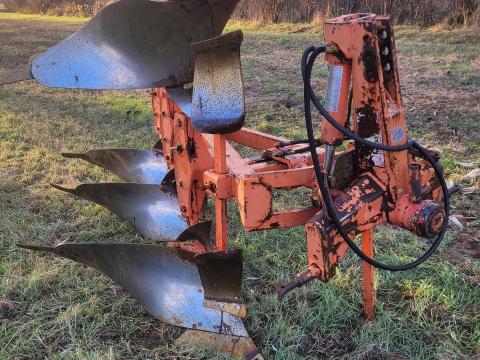 Pöttinger váltvaforgató eke eladó Pöttinger váltvaforgató eke eladó