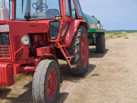 MTZ 550 80-as motorral családi gazdaságból eladó MTZ 550 80-as motorral családi gazdaságból eladó