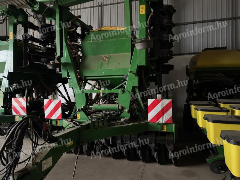 John Deere 750A vetőgép – 2015, kiváló állapotban eladó