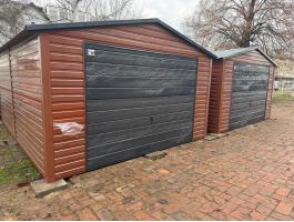 Új állapotú garázs eladó