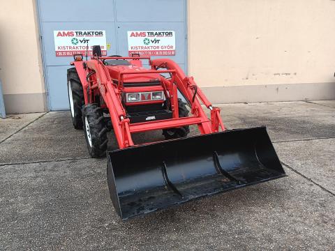 Yanmar FX285D négyhengeres, 28 lóerős, 4x4 hajtású traktor gyári rakodóval