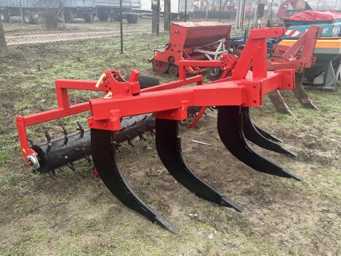 Ih 5 késes talajlazító tüskés hengerrel lazító