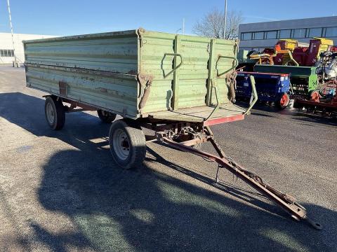 Eladó Brantner 4500 × 1900 három oldalra billenő pótkocsi – Zöld Traktor Kft. Eladó Brantner 4500 × 1900 három oldalra billenő pótkocsi – Zöld Traktor Kft.