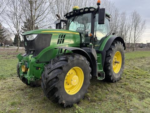 John Deere 6215R traktor John Deere 6215R traktor