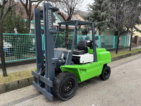 Használt Toyota 3FG45 benzin/gázos targonca eladó V-3446